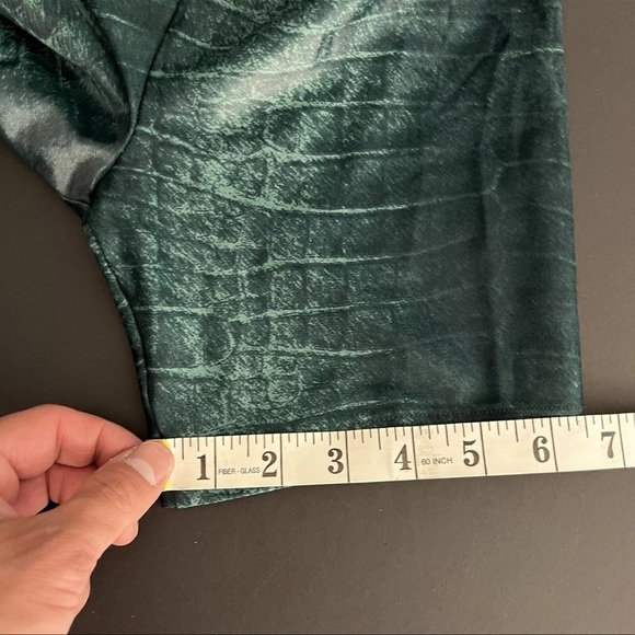 ❤️ Koral Slalom High-Rise Infinity Shorts In Duffle Green Caiman women size XS - Picture 12 of 12